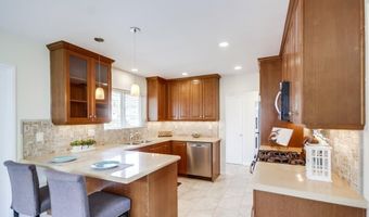 6738 Dennison St, San Diego, CA 92122