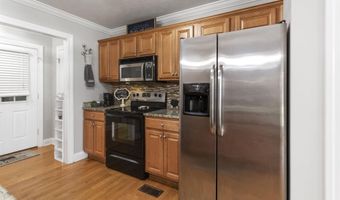 1204 Crestbrook Dr, Albertville, AL 35950