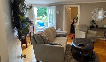 4 Hammond St 5, Newport, RI 02840