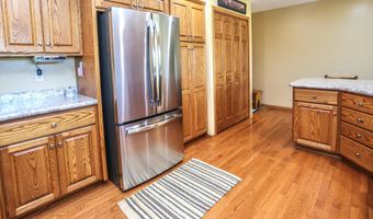 1702 Northview Ln, Aberdeen, SD 57401