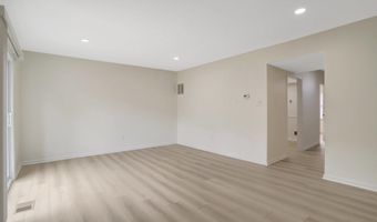 4112 CENTURY Ct, Alexandria, VA 22312
