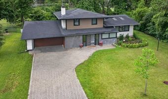 2843 S Briarwood Dr E, Arlington Heights, IL 60005