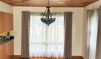433 S 8th St, Atchison, KS 66002