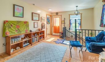 153 Vinewood Cir, Asheville, NC 28806