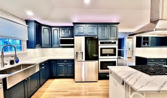 59 Western Concourse, Amity Harbor, NY 11701