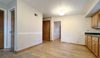 604 S Reuter Dr, Arlington Heights, IL 60005