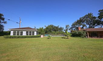 1477 Lake Dr, Bainbridge, GA 39817