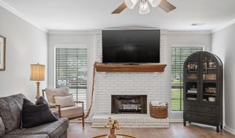 100 HUMMINGBIRD Cir, Alabaster, AL 35007