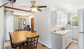 300 W 3RD Ave, Barrington, NJ 08007