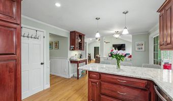 29 Old Sawmill Rd, Bedford, NH 03110