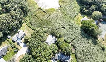 2 Buckingham St, Barrington, RI 02806