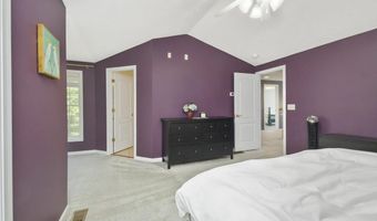 36 Summit Rd, Bedford, NH 03110