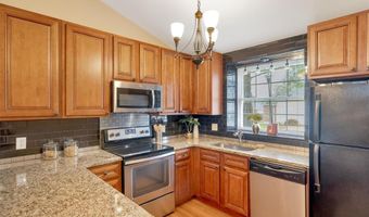 9343 Mackenzie Circle Dr, Affton, MO 63123