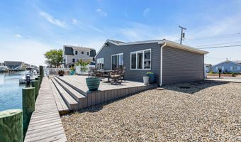 209 Fernwood Dr, Bayville, NJ 08721