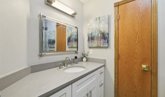 548 6th St NW, Altoona, IA 50009