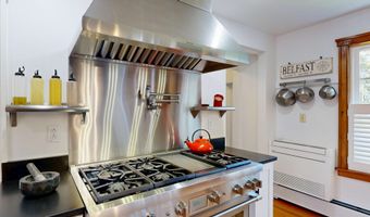 75 Court St, Belfast, ME 04915