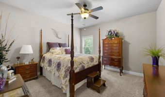 197 Colfax Dr, Boiling Springs, SC 29316