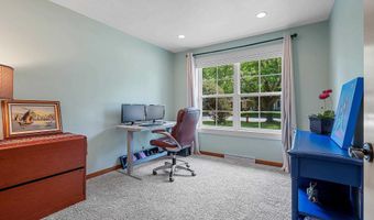 2744 W COMMONWEALTH Ct, Appleton, WI 54914