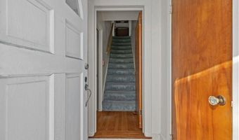 74 Valley Rd, Middletown, RI 02842