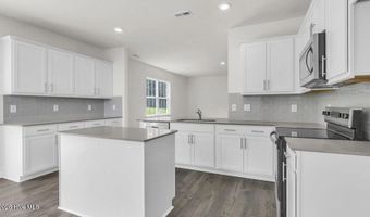 719 Lazy Elm Ln, Aberdeen, NC 28315