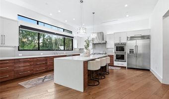 17917 Valley Vista Blvd, Encino, CA 91316