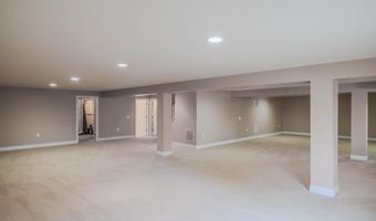 117 HARVESTER Dr, Lake Frederick, VA 22630