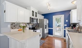 214 Cool Water Ct, Boiling Springs, SC 29316