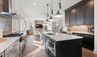 2899 Katmai Dr A, Columbus, OH 43228