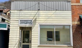 117 S Main St, Alma, WI 54610