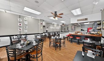 208 S Main St, Algonquin, IL 60102