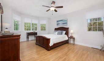 294 Sylvan Ct, North Kingstown, RI 02874