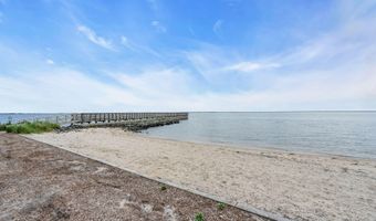 210 Longview Dr, Bayville, NJ 08721