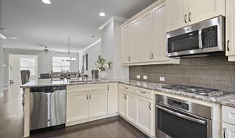 1097 Township Sq, Alpharetta, GA 30022