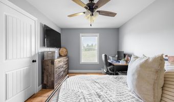 26 Knoll Crest Dr, Bangor, ME 04401