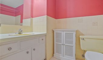 240 S Park Dr, Aurora, OH 44202