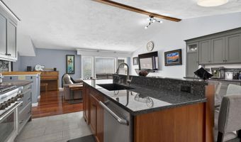 49 Birkdale Rd, Bedford, NH 03110