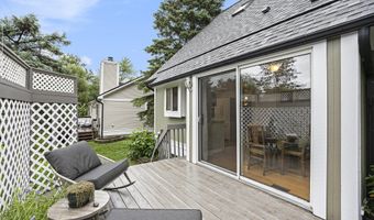 2512 Jade Ct, Ann Arbor, MI 48103