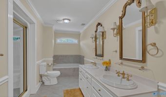 1023 E Main St, Albertville, AL 35951
