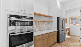 35 Grindstaff Dr, Asheville, NC 28803
