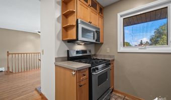 2044 Stonegate Cir, Anchorage, AK 99515