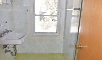 49 Clark Ave, Brattleboro, VT 05301