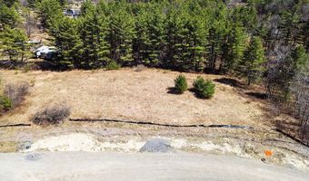 112 Fieldstone Dr, Augusta, ME 04330