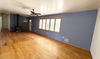 28 Chain Blvd, Bayville, NJ 08721