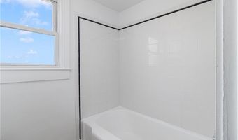 1609 W Main Rd, Middletown, RI 02842