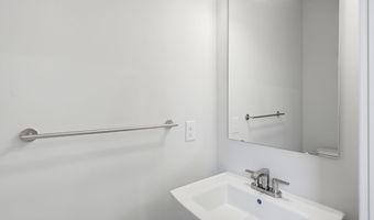 5 Pelham Ln, Bayville, NJ 08721