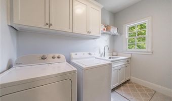 9018 Riverbend Mnr, Alpharetta, GA 30022