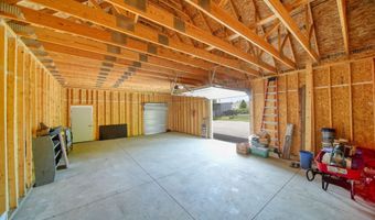 916 Oak St, Adrian, MI 49221