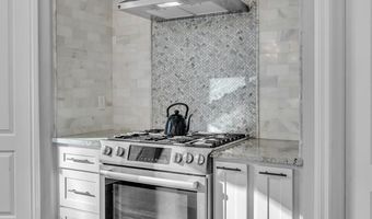 1091 Green Rd, Ann Arbor, MI 48105