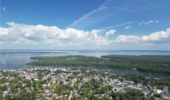 30 Middle Rd, East Greenwich, RI 02818