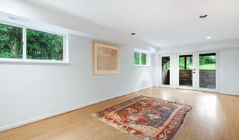 8901 CHARRED OAK Dr, Bethesda, MD 20817